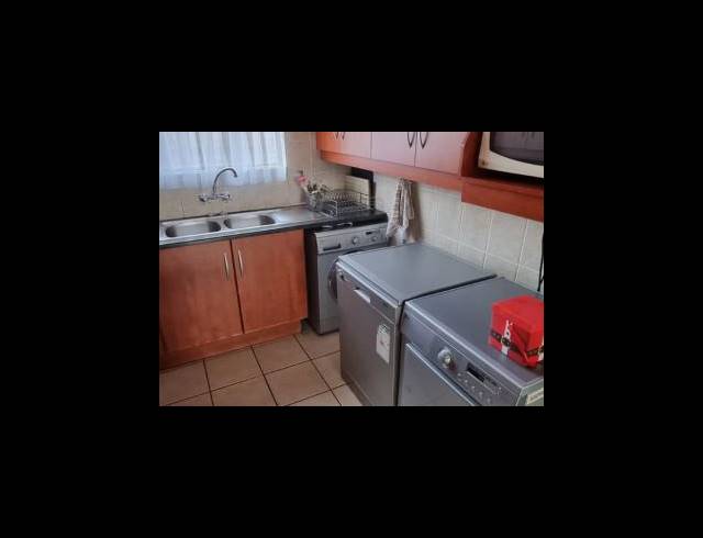 2 BEDROOM TOWNHOUSE FOR SALE IN FLORENTIA